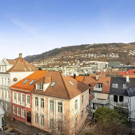 3br In Charming Nygårdsøyden Leilighet