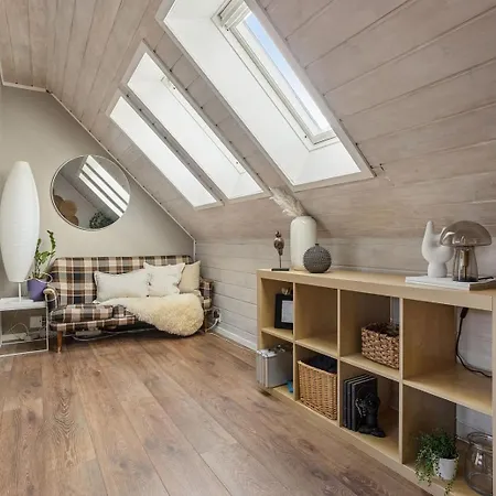 Leilighet 3br In Charming Nygårdsøyden Bergen