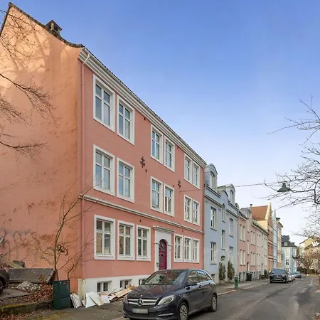 3br In Charming Nygårdsøyden Leilighet Bergen