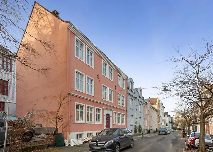 3br In Charming Nygårdsøyden Leilighet Bergen